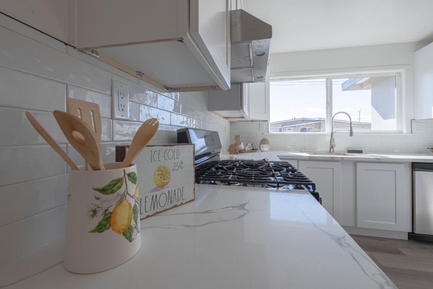 Detail Gallery Image 12 of 29 For 1758 Napa St, Seaside,  CA 93955 - 3 Beds | 1/1 Baths