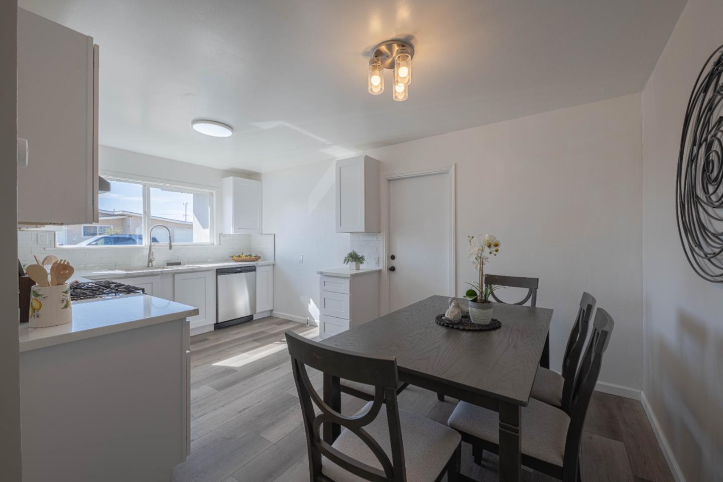 Detail Gallery Image 7 of 29 For 1758 Napa St, Seaside,  CA 93955 - 3 Beds | 1/1 Baths