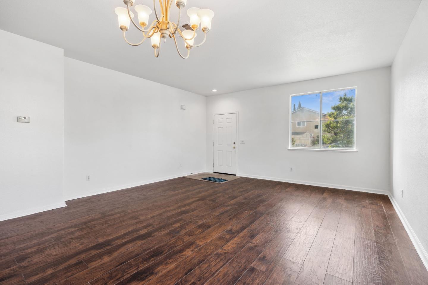 Detail Gallery Image 10 of 44 For 4114 Van Gogh Ct, Stockton,  CA 95206 - 4 Beds | 2/1 Baths