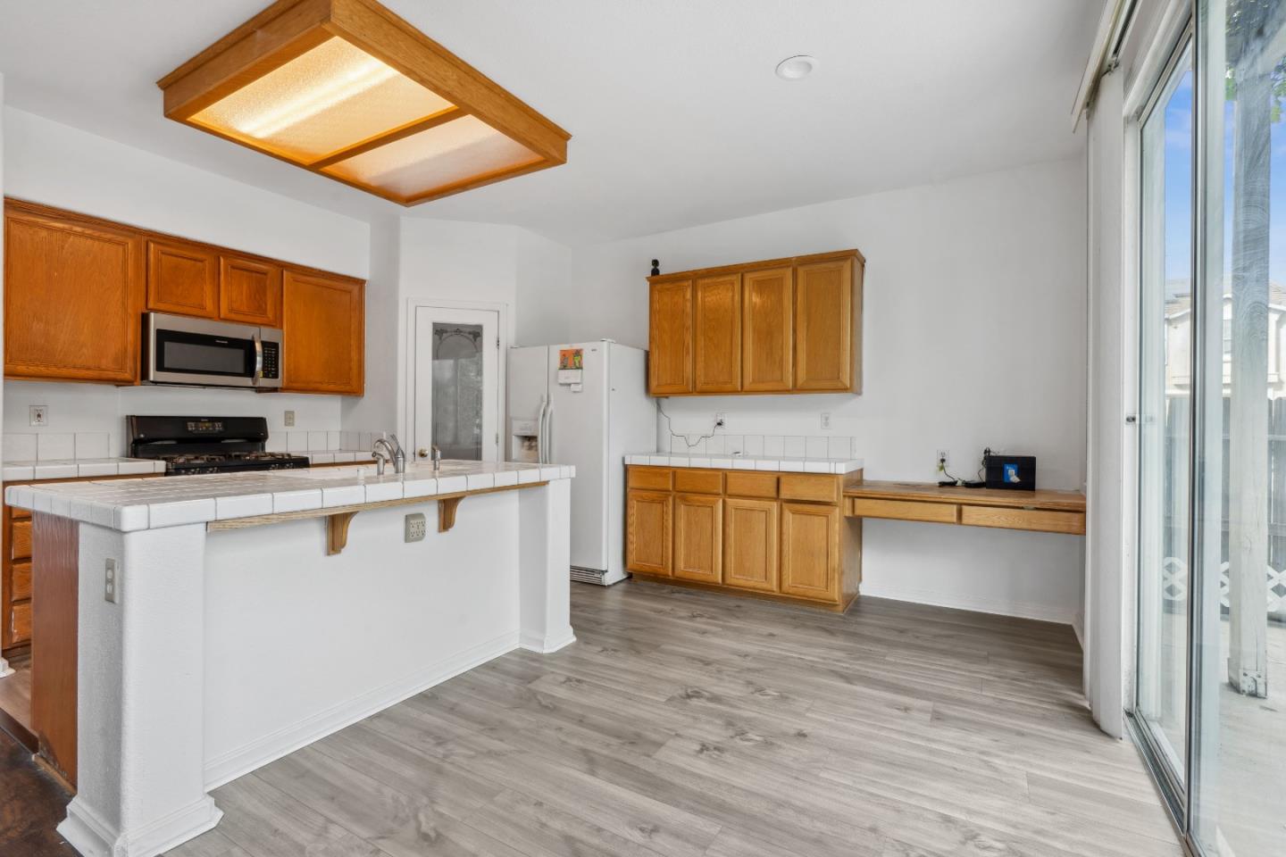 Detail Gallery Image 3 of 44 For 4114 Van Gogh Ct, Stockton,  CA 95206 - 4 Beds | 2/1 Baths