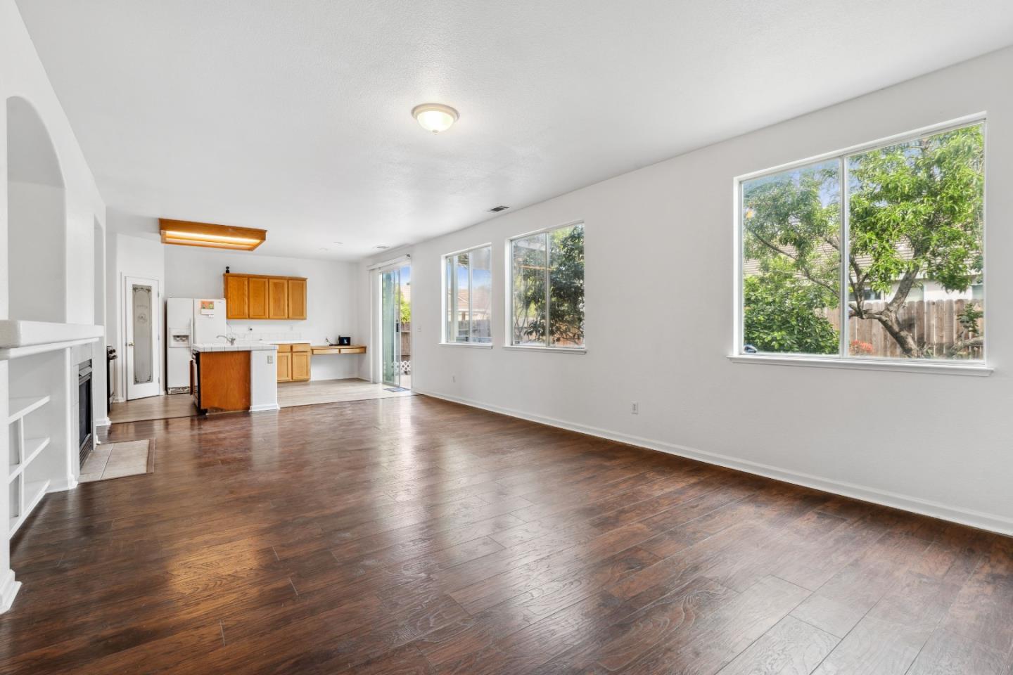 Detail Gallery Image 6 of 44 For 4114 Van Gogh Ct, Stockton,  CA 95206 - 4 Beds | 2/1 Baths