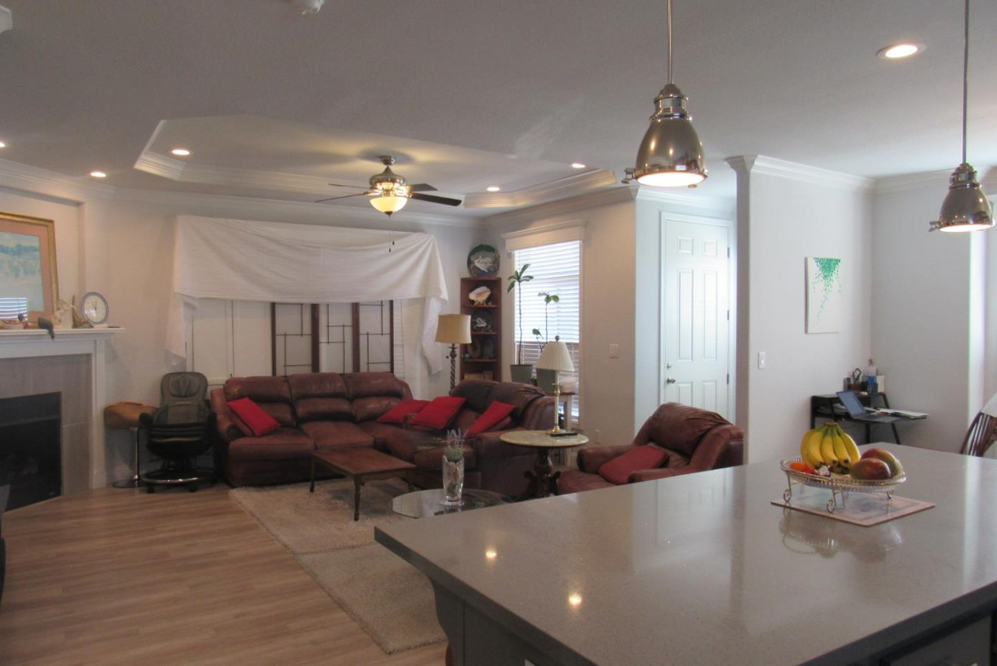 Detail Gallery Image 2 of 24 For 325 Sylvan Ave #47,  Mountain View,  CA 94041 - 3 Beds | 2 Baths
