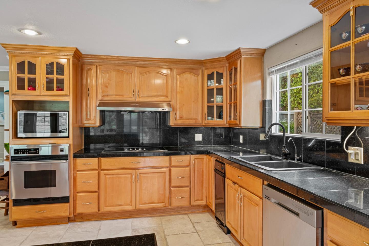 Detail Gallery Image 33 of 67 For 17480 Hoot Owl Way, Morgan Hill,  CA 95037 - 7 Beds | 5 Baths