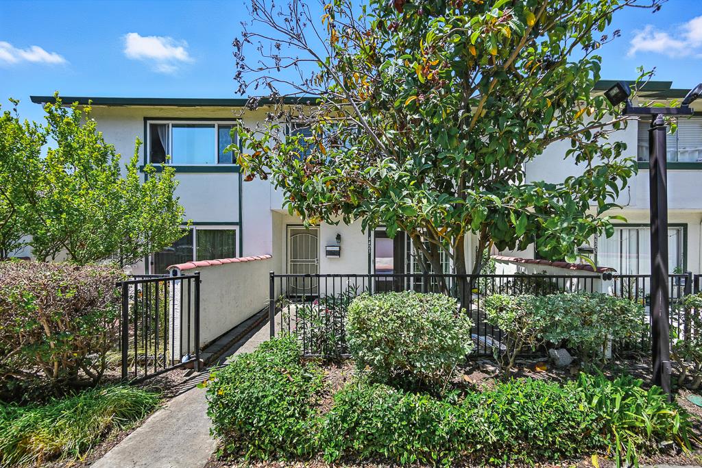 Detail Gallery Image 1 of 50 For 4423 Corto Monterey, Union City,  CA 94587 - 3 Beds | 2/1 Baths