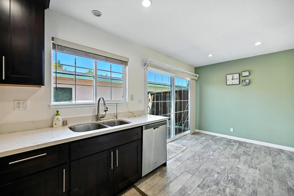 Detail Gallery Image 12 of 50 For 4423 Corto Monterey, Union City,  CA 94587 - 3 Beds | 2/1 Baths