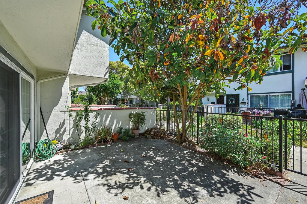 Detail Gallery Image 4 of 50 For 4423 Corto Monterey, Union City,  CA 94587 - 3 Beds | 2/1 Baths