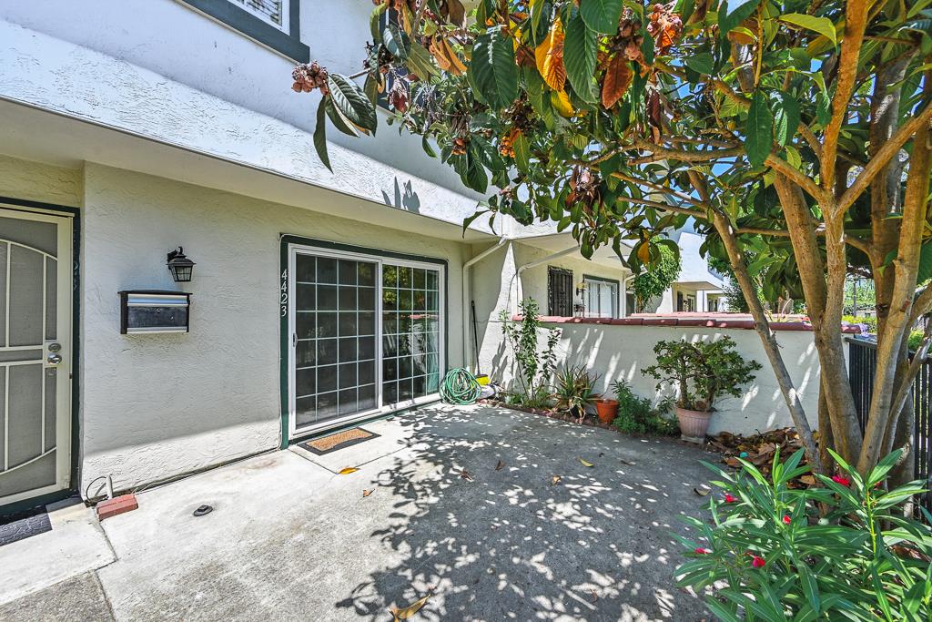Detail Gallery Image 5 of 50 For 4423 Corto Monterey, Union City,  CA 94587 - 3 Beds | 2/1 Baths