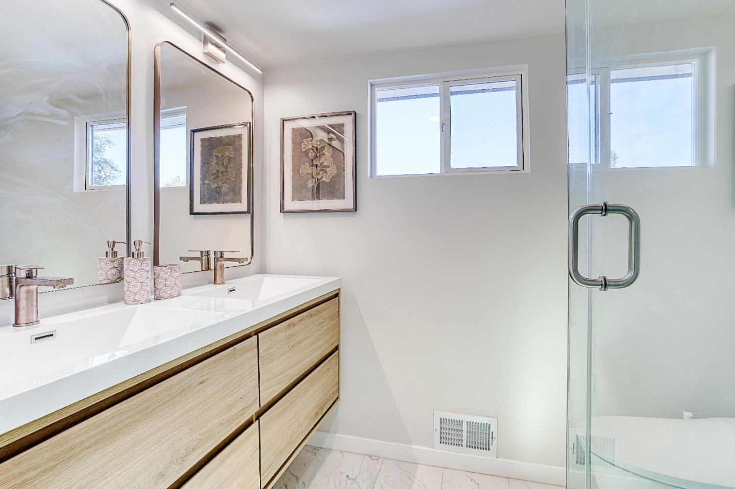 Detail Gallery Image 11 of 19 For 5885 Indian Ave, San Jose,  CA 95123 - 4 Beds | 2 Baths