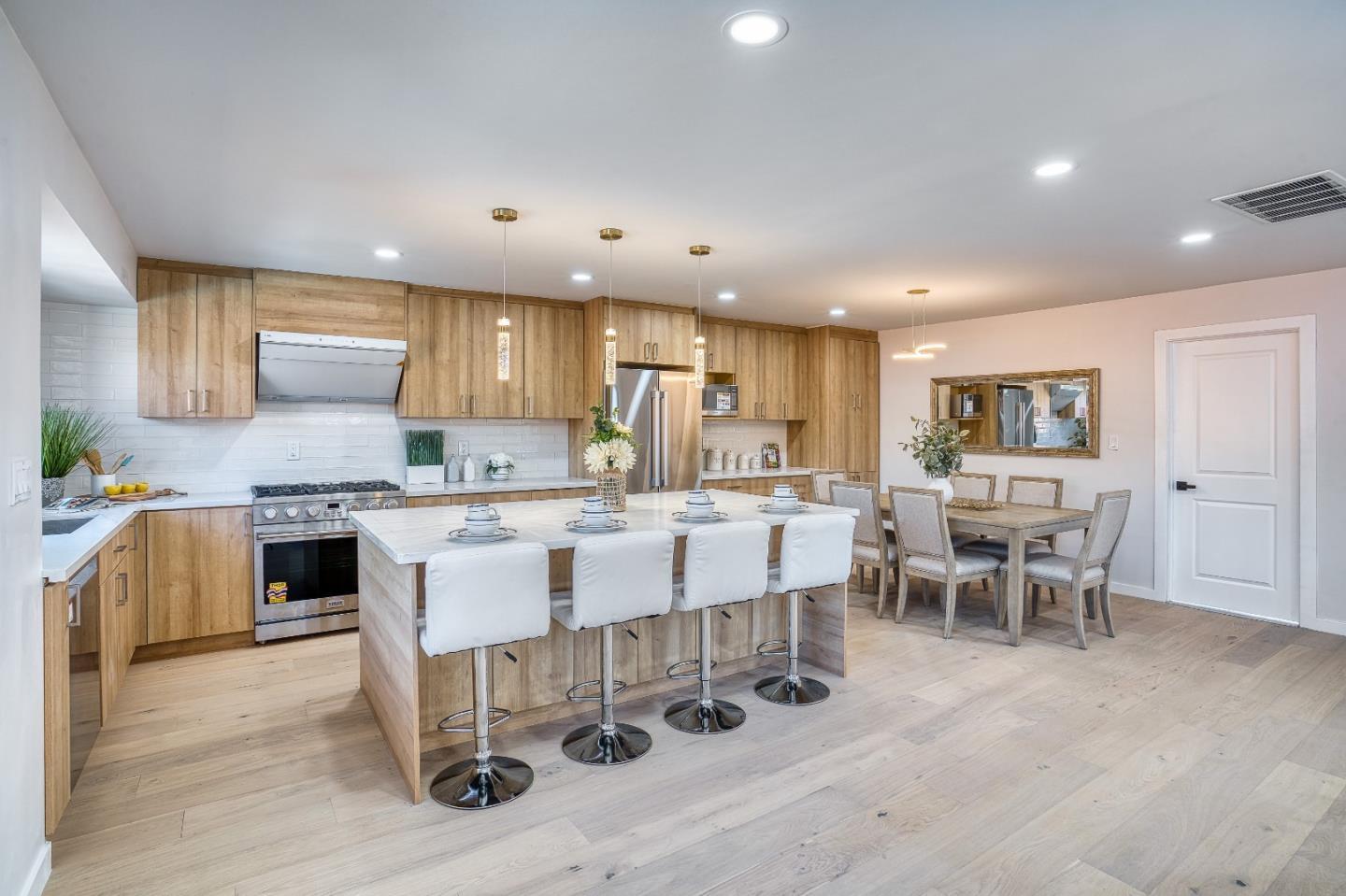 Detail Gallery Image 4 of 19 For 5885 Indian Ave, San Jose,  CA 95123 - 4 Beds | 2 Baths