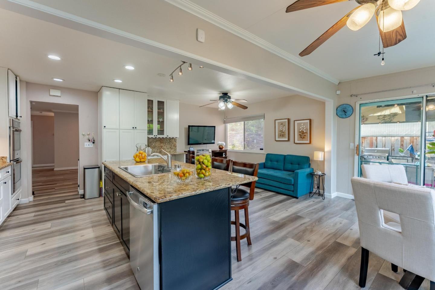 Detail Gallery Image 13 of 58 For 462 Madison Dr, San Jose,  CA 95123 - 5 Beds | 3 Baths