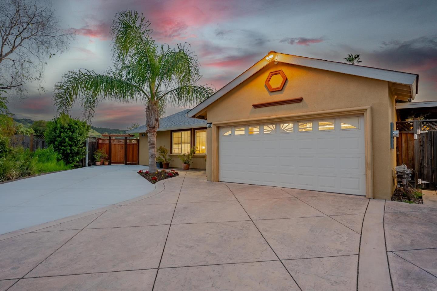 Detail Gallery Image 2 of 58 For 462 Madison Dr, San Jose,  CA 95123 - 5 Beds | 3 Baths