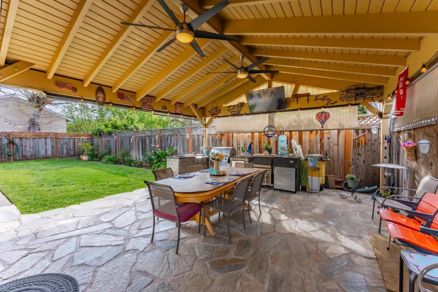 Detail Gallery Image 23 of 58 For 462 Madison Dr, San Jose,  CA 95123 - 5 Beds | 3 Baths