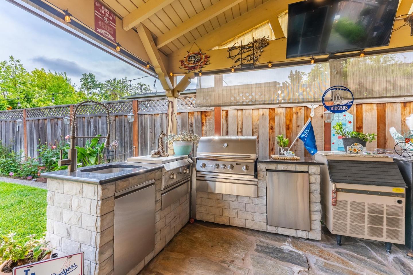 Detail Gallery Image 25 of 58 For 462 Madison Dr, San Jose,  CA 95123 - 5 Beds | 3 Baths
