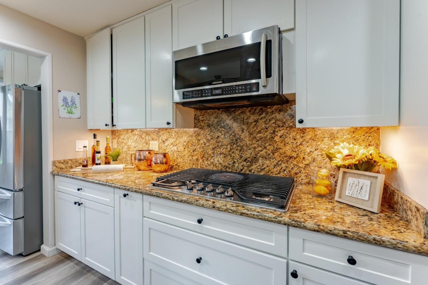 Detail Gallery Image 8 of 58 For 462 Madison Dr, San Jose,  CA 95123 - 5 Beds | 3 Baths