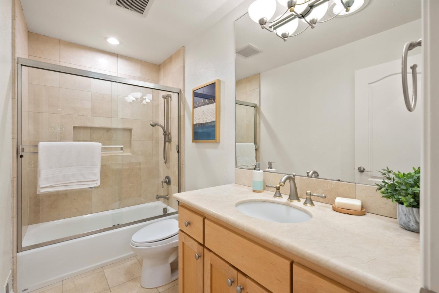 Detail Gallery Image 13 of 26 For 1699 Zinnia Ln, San Jose,  CA 95124 - 4 Beds | 2 Baths