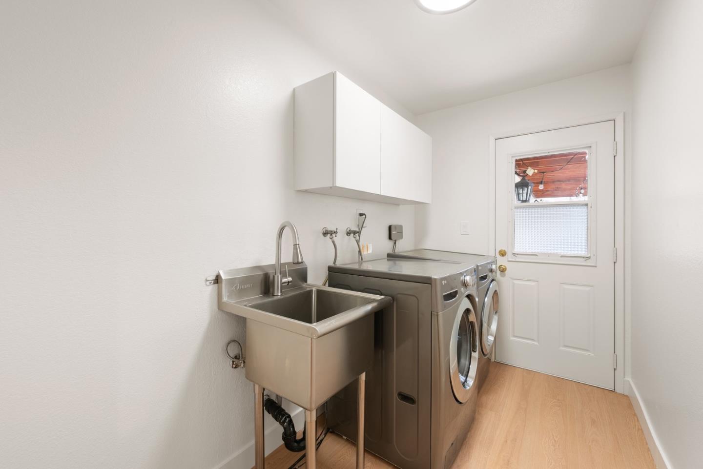 Detail Gallery Image 14 of 26 For 1699 Zinnia Ln, San Jose,  CA 95124 - 4 Beds | 2 Baths