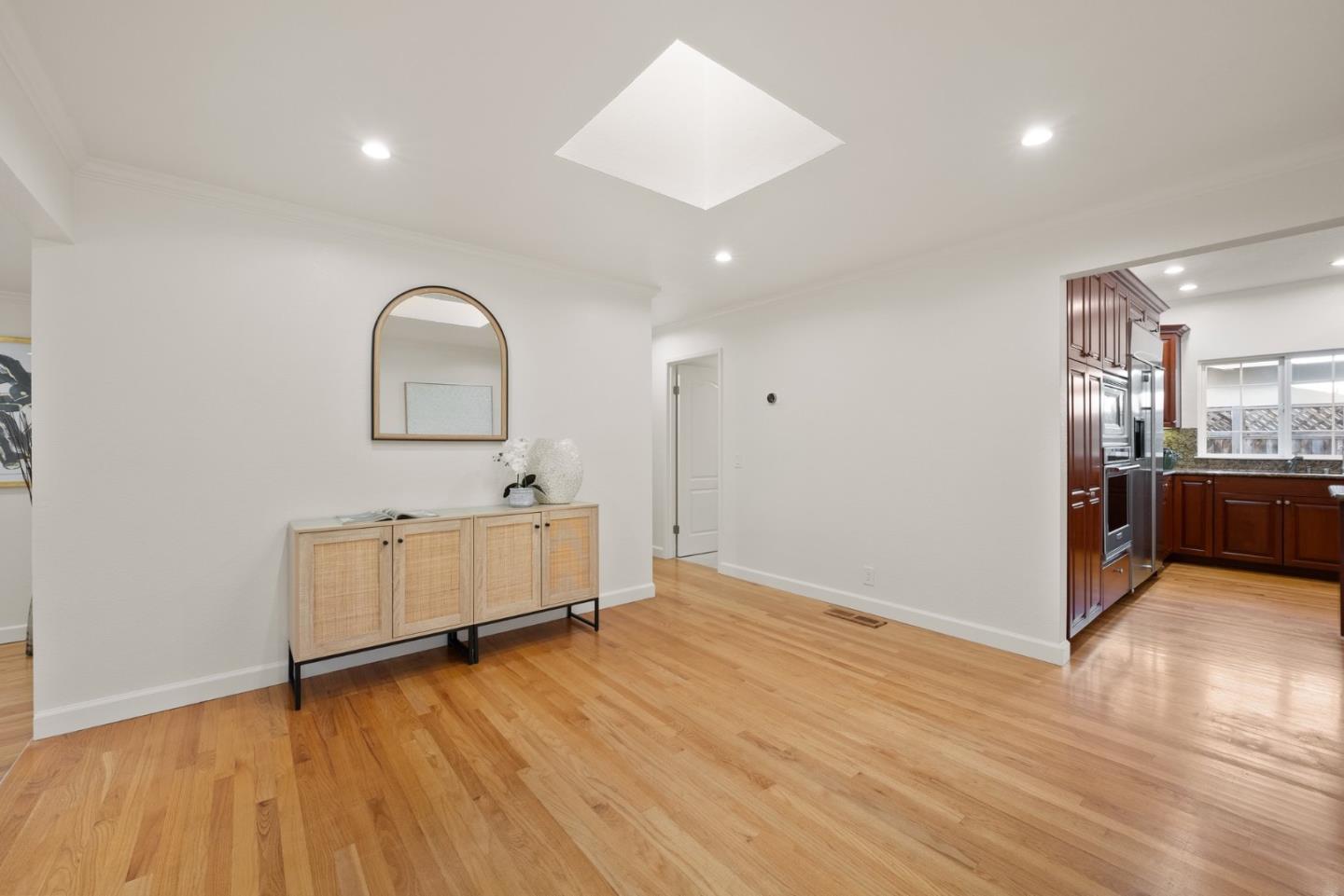 Detail Gallery Image 15 of 26 For 1699 Zinnia Ln, San Jose,  CA 95124 - 4 Beds | 2 Baths