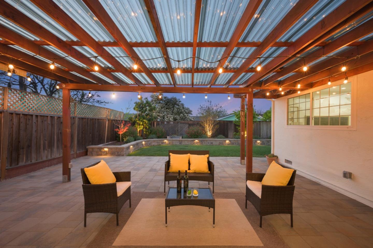 Detail Gallery Image 18 of 26 For 1699 Zinnia Ln, San Jose,  CA 95124 - 4 Beds | 2 Baths