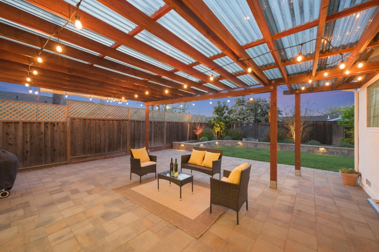 Detail Gallery Image 23 of 26 For 1699 Zinnia Ln, San Jose,  CA 95124 - 4 Beds | 2 Baths