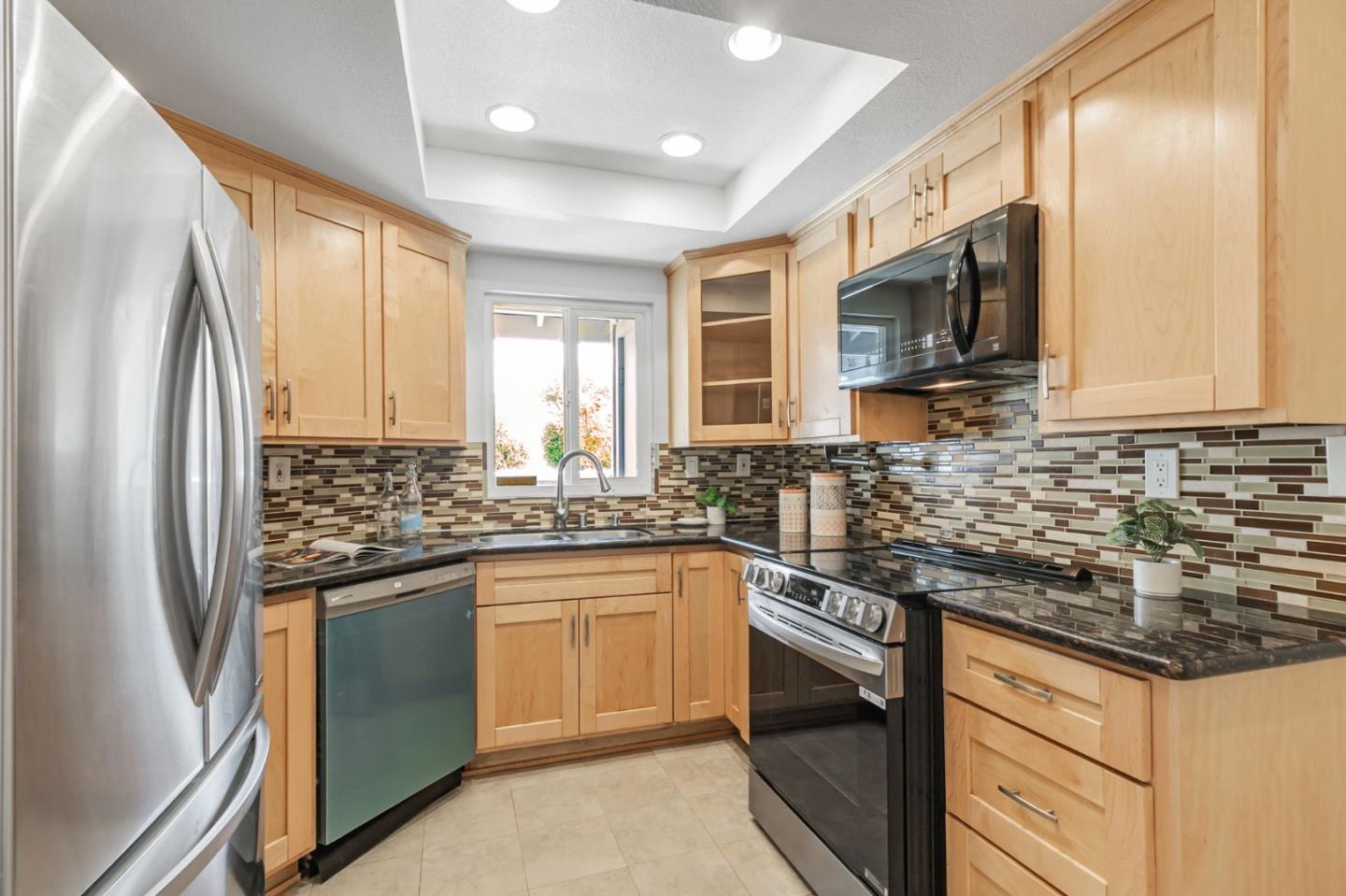 Detail Gallery Image 10 of 49 For 432 Shadowgraph Dr, San Jose,  CA 95110 - 2 Beds | 2 Baths