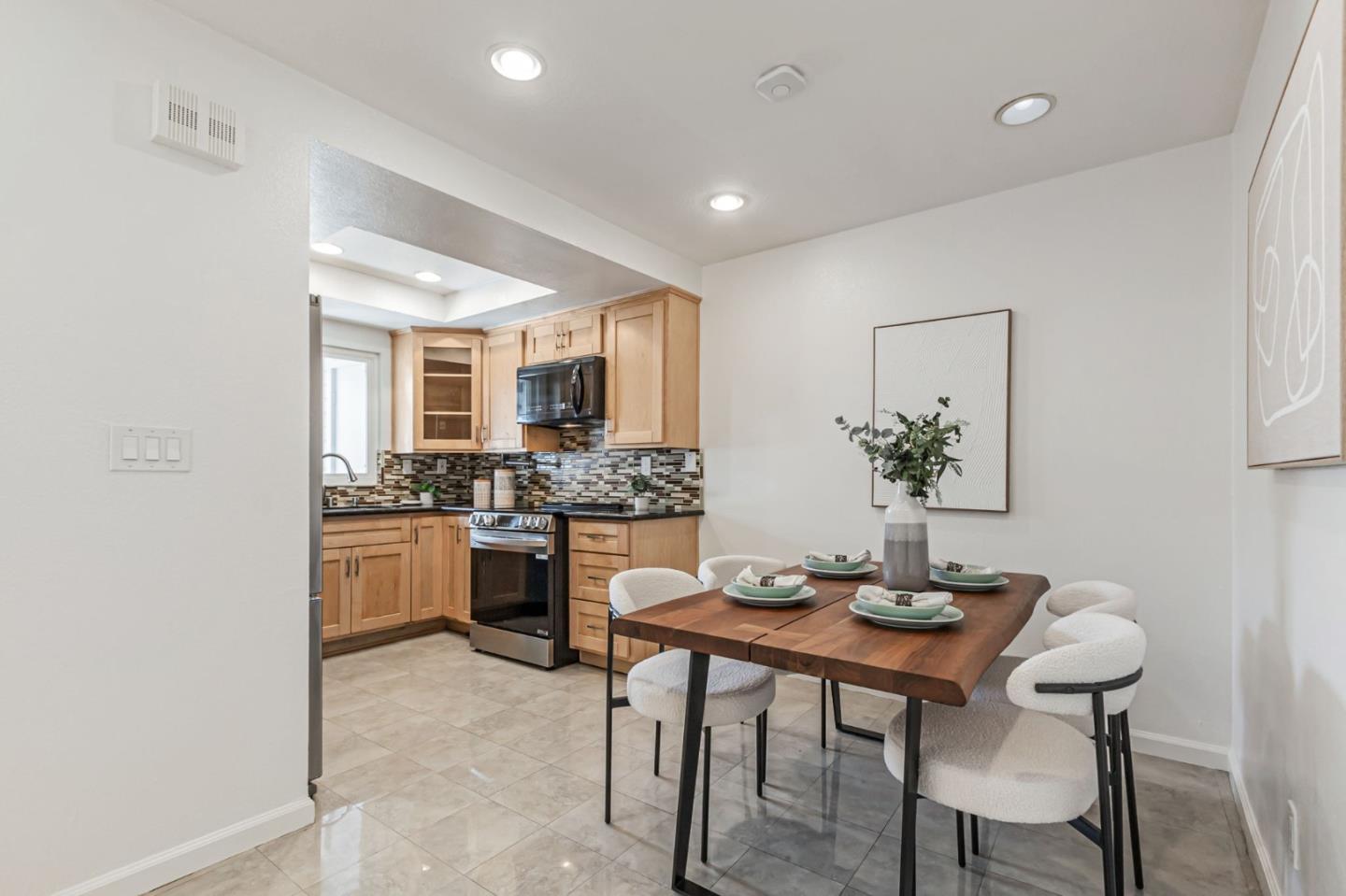 Detail Gallery Image 16 of 49 For 432 Shadowgraph Dr, San Jose,  CA 95110 - 2 Beds | 2 Baths