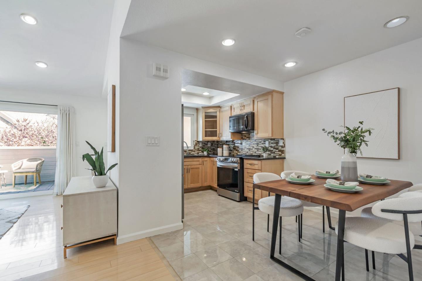 Detail Gallery Image 17 of 49 For 432 Shadowgraph Dr, San Jose,  CA 95110 - 2 Beds | 2 Baths