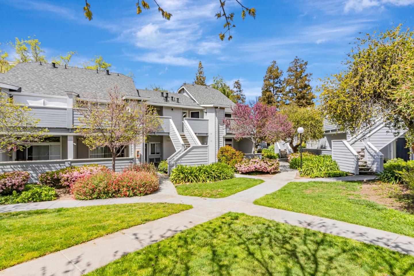 Detail Gallery Image 2 of 49 For 432 Shadowgraph Dr, San Jose,  CA 95110 - 2 Beds | 2 Baths