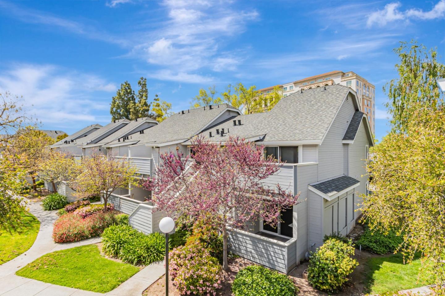 Detail Gallery Image 3 of 49 For 432 Shadowgraph Dr, San Jose,  CA 95110 - 2 Beds | 2 Baths