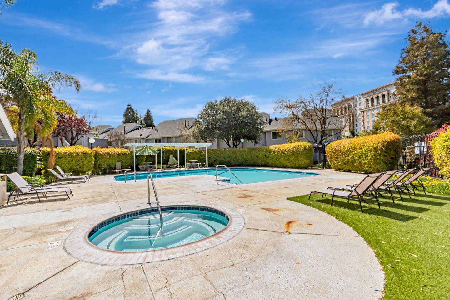 Detail Gallery Image 42 of 49 For 432 Shadowgraph Dr, San Jose,  CA 95110 - 2 Beds | 2 Baths