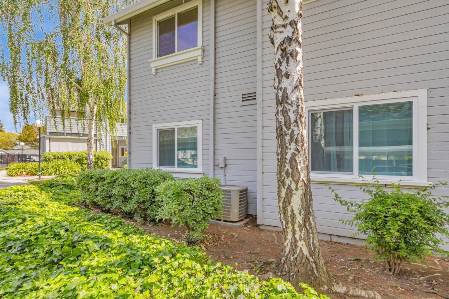 Detail Gallery Image 46 of 49 For 432 Shadowgraph Dr, San Jose,  CA 95110 - 2 Beds | 2 Baths