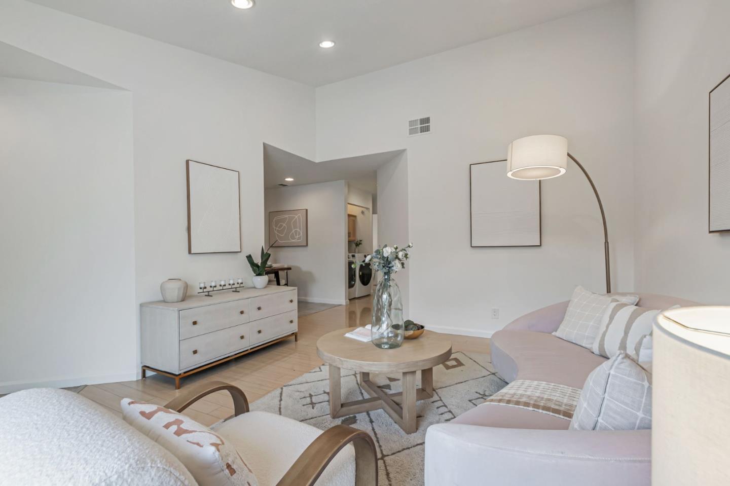 Detail Gallery Image 8 of 49 For 432 Shadowgraph Dr, San Jose,  CA 95110 - 2 Beds | 2 Baths