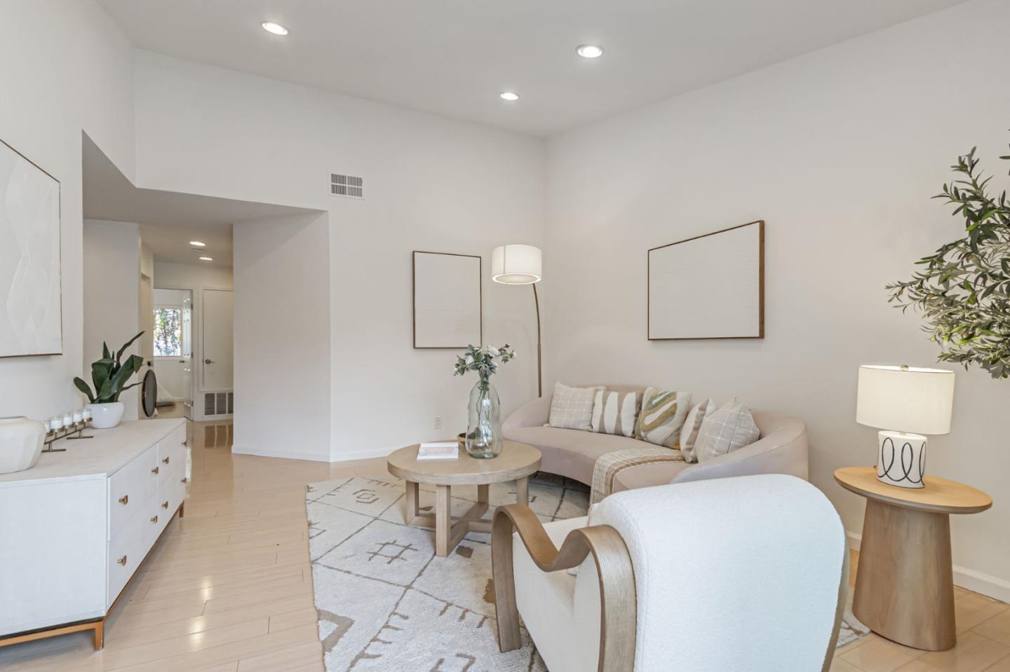 Detail Gallery Image 9 of 49 For 432 Shadowgraph Dr, San Jose,  CA 95110 - 2 Beds | 2 Baths