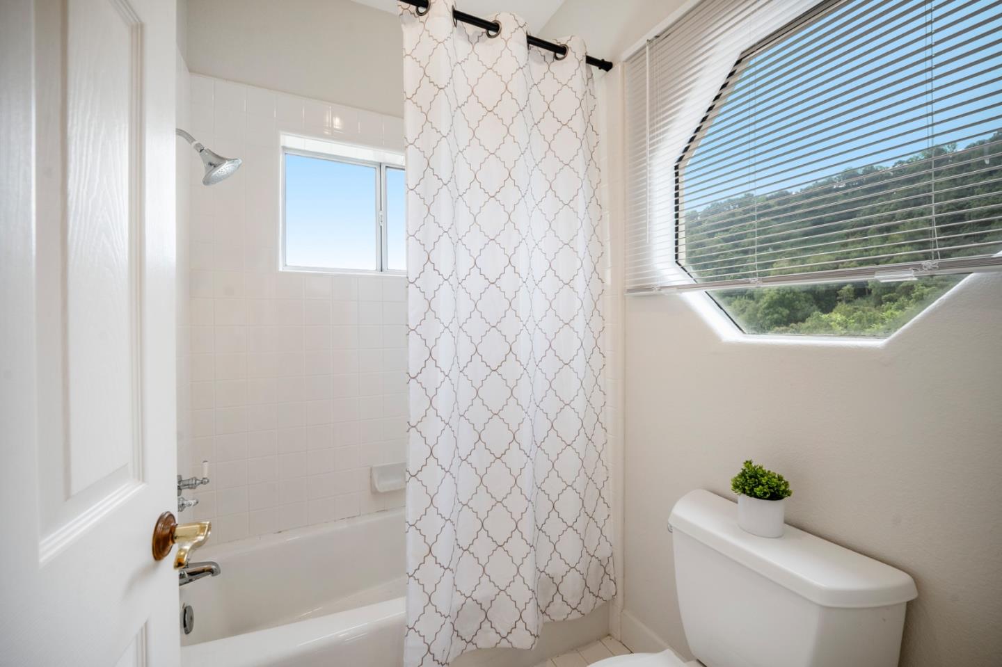 Detail Gallery Image 36 of 44 For 1566 Llagas Rd, Morgan Hill,  CA 95037 - 5 Beds | 4 Baths