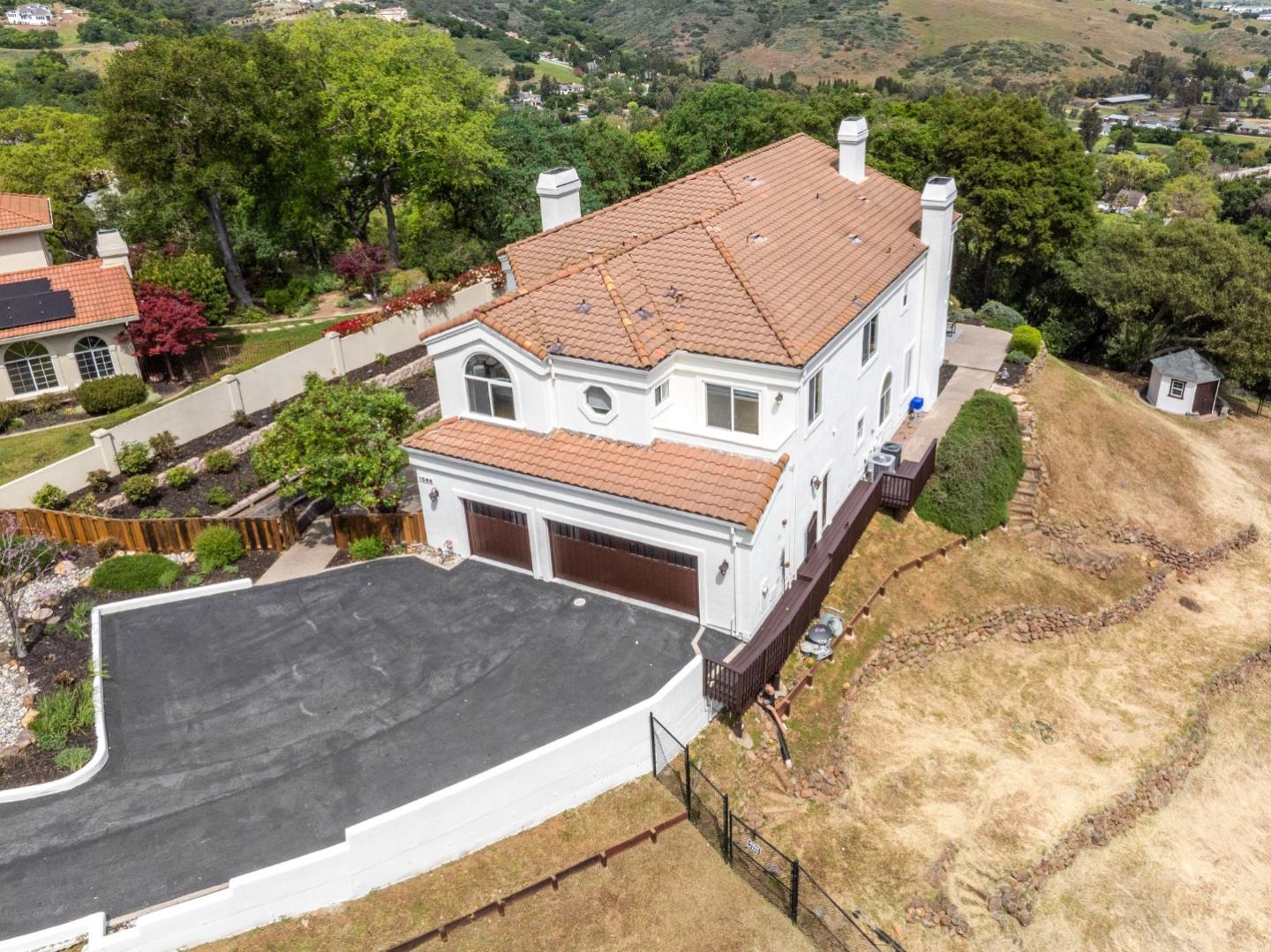 Detail Gallery Image 7 of 44 For 1566 Llagas Rd, Morgan Hill,  CA 95037 - 5 Beds | 4 Baths