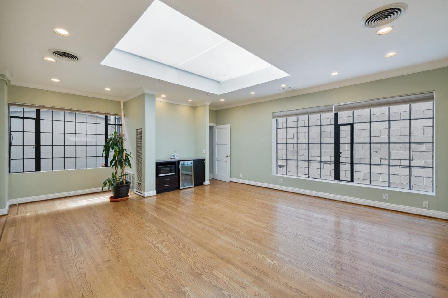 Detail Gallery Image 15 of 23 For 315 Primrose Rd, Burlingame,  CA 94010 - – Beds | – Baths