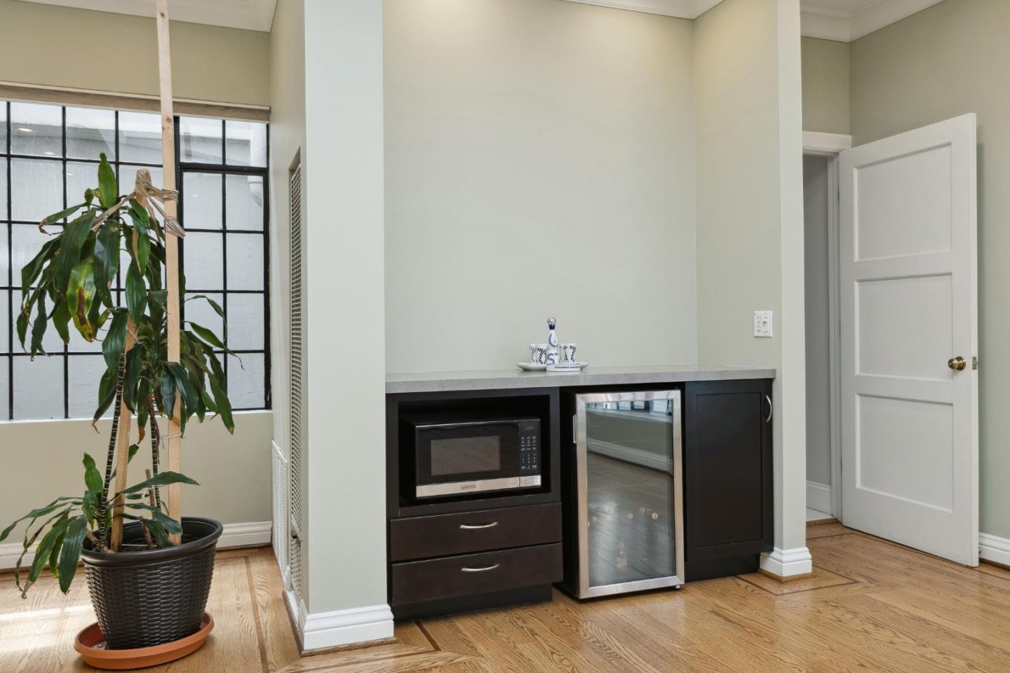Detail Gallery Image 19 of 23 For 315 Primrose Rd, Burlingame,  CA 94010 - – Beds | – Baths