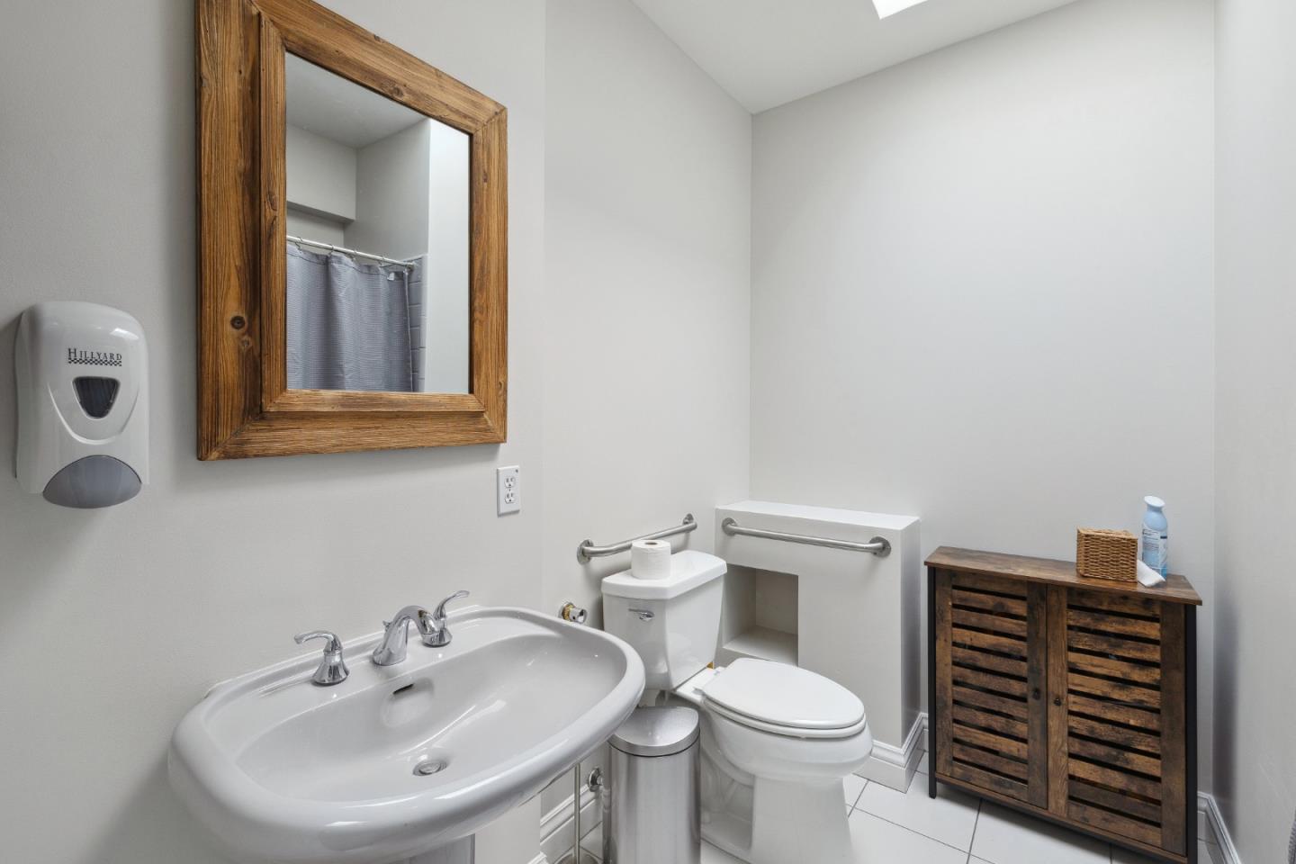 Detail Gallery Image 21 of 23 For 315 Primrose Rd, Burlingame,  CA 94010 - – Beds | – Baths