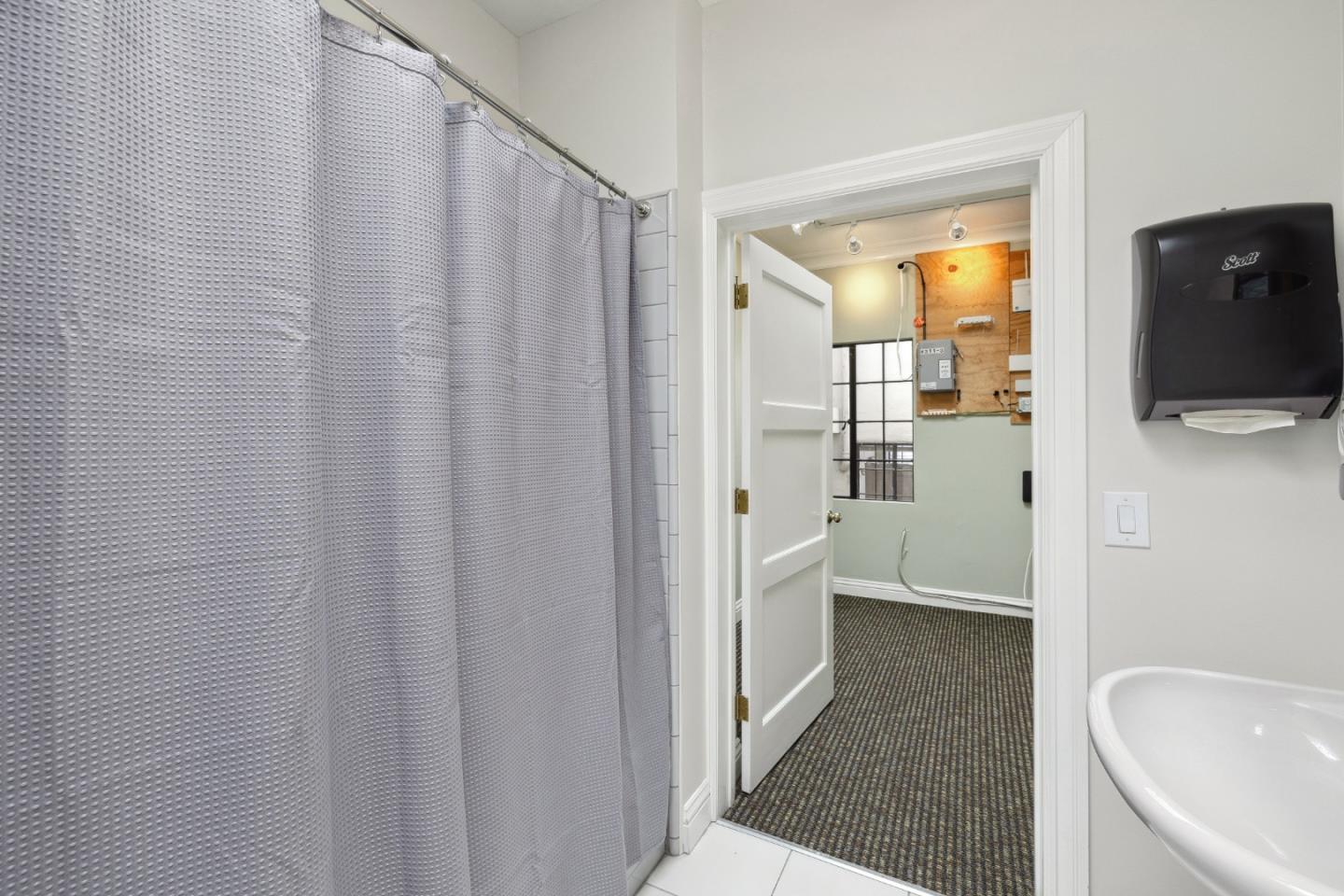 Detail Gallery Image 22 of 23 For 315 Primrose Rd, Burlingame,  CA 94010 - – Beds | – Baths