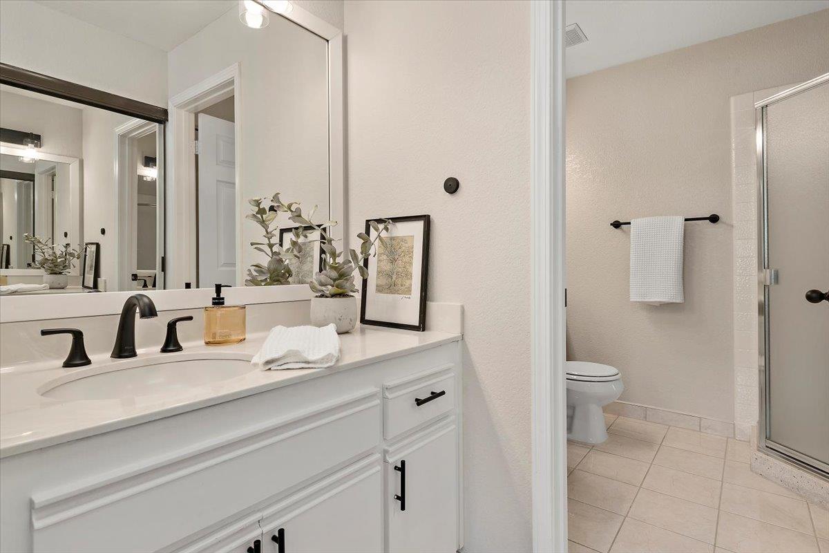 Detail Gallery Image 12 of 27 For 5965 Lake Almanor Dr, San Jose,  CA 95123 - 2 Beds | 2 Baths