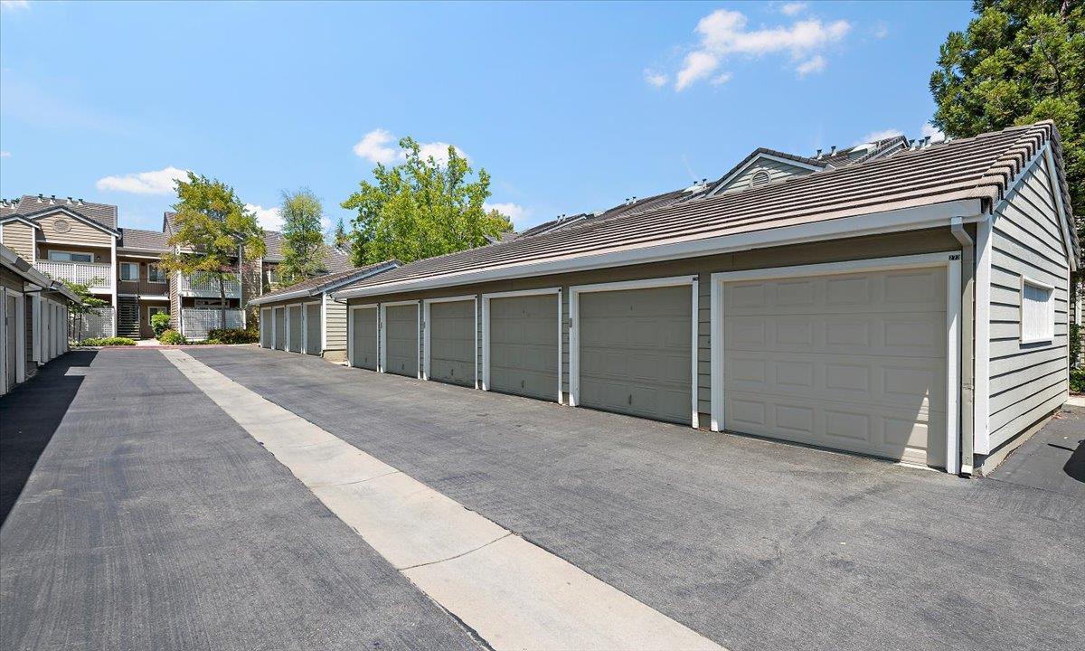 Detail Gallery Image 18 of 27 For 5965 Lake Almanor Dr, San Jose,  CA 95123 - 2 Beds | 2 Baths