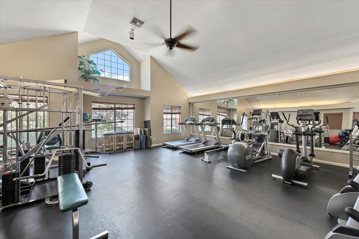 Detail Gallery Image 22 of 27 For 5965 Lake Almanor Dr, San Jose,  CA 95123 - 2 Beds | 2 Baths