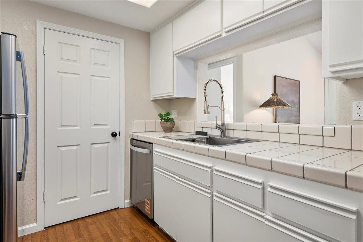Detail Gallery Image 7 of 27 For 5965 Lake Almanor Dr, San Jose,  CA 95123 - 2 Beds | 2 Baths