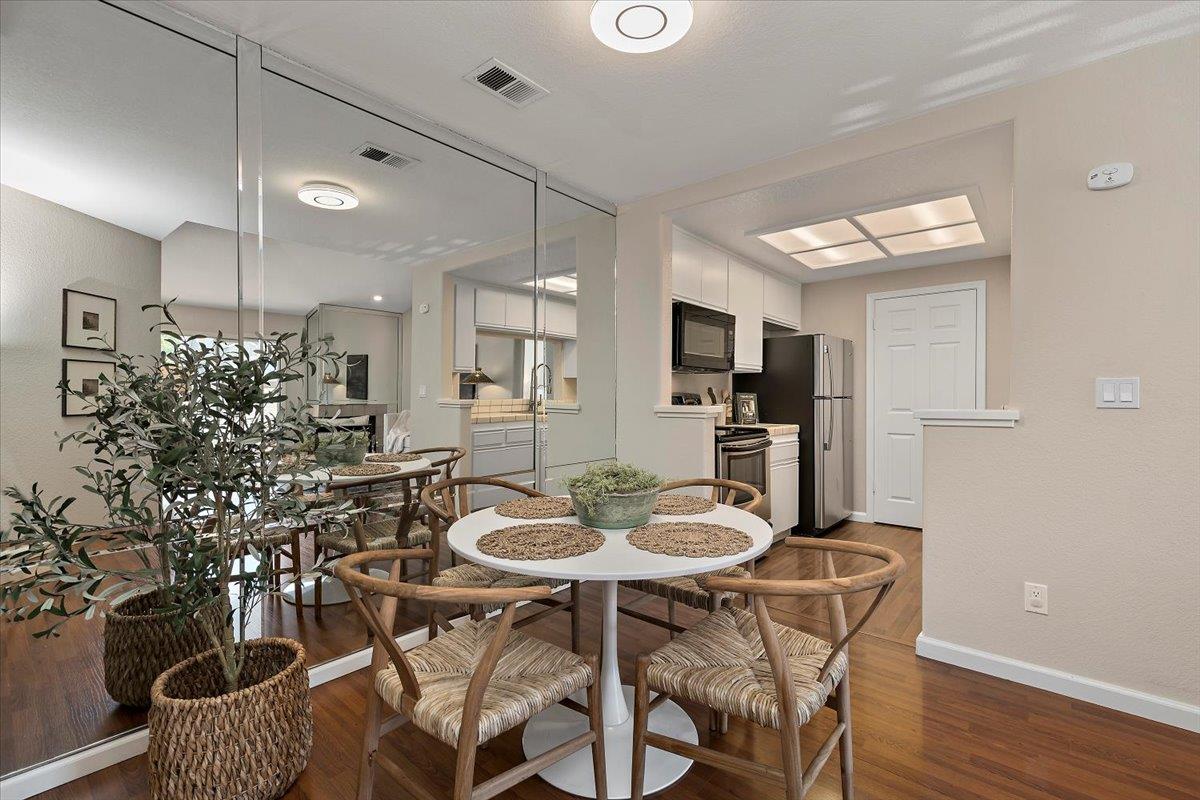 Detail Gallery Image 9 of 27 For 5965 Lake Almanor Dr, San Jose,  CA 95123 - 2 Beds | 2 Baths
