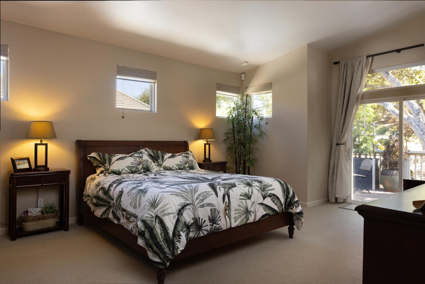 Detail Gallery Image 12 of 25 For 10480 Fairway Ln, Carmel,  CA 93923 - 3 Beds | 3 Baths