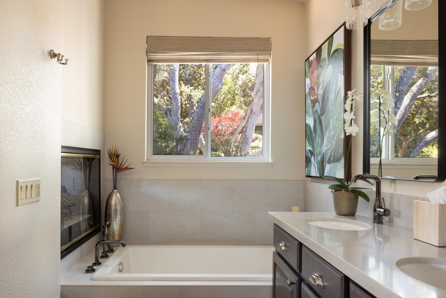 Detail Gallery Image 15 of 25 For 10480 Fairway Ln, Carmel,  CA 93923 - 3 Beds | 3 Baths