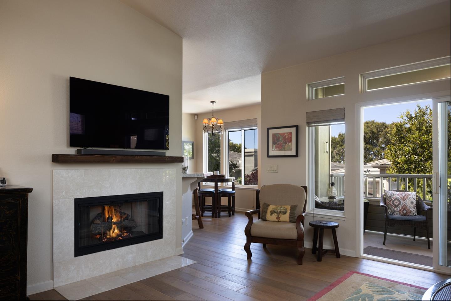 Detail Gallery Image 7 of 25 For 10480 Fairway Ln, Carmel,  CA 93923 - 3 Beds | 3 Baths