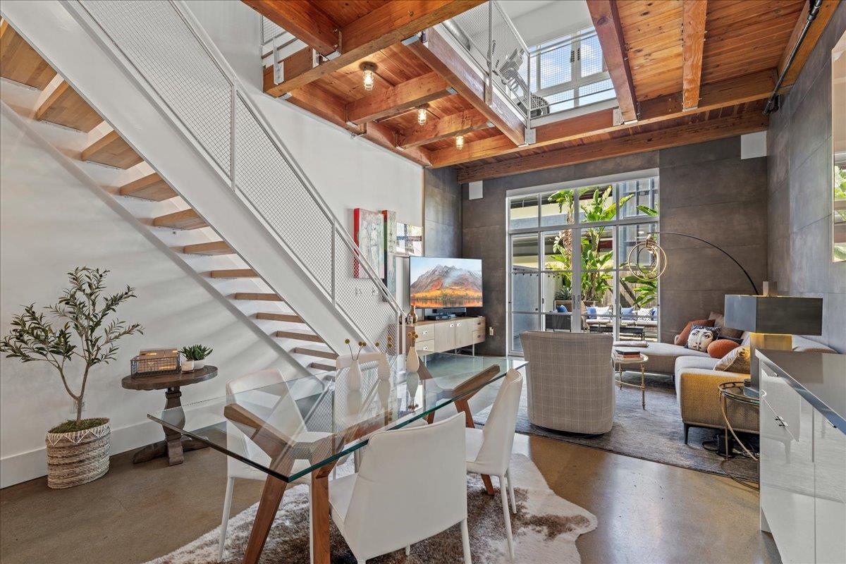 Detail Gallery Image 2 of 54 For 333 Santana Row #220,  San Jose,  CA 95128 - 2 Beds | 2 Baths