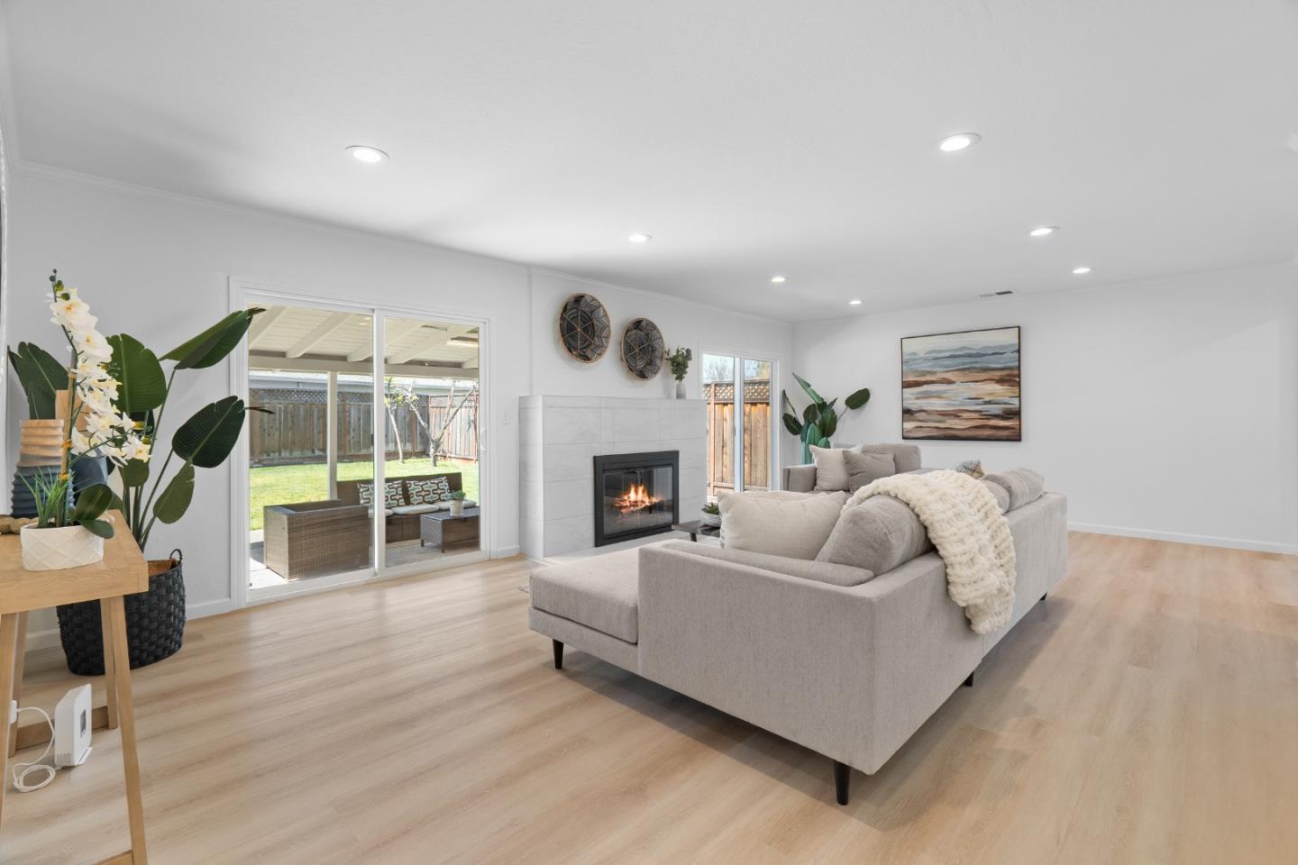 Detail Gallery Image 14 of 29 For 5571 Sunny Oaks Dr, San Jose,  CA 95123 - 3 Beds | 2 Baths