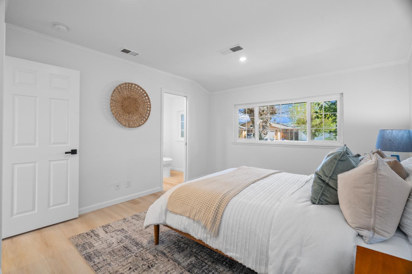 Detail Gallery Image 20 of 29 For 5571 Sunny Oaks Dr, San Jose,  CA 95123 - 3 Beds | 2 Baths