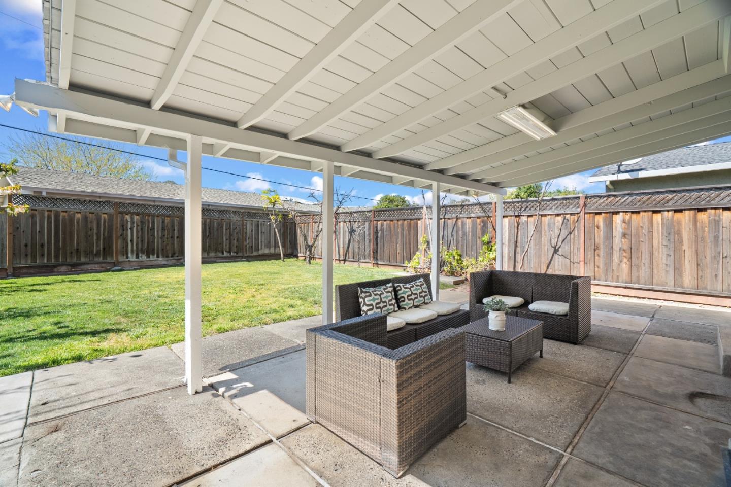 Detail Gallery Image 23 of 29 For 5571 Sunny Oaks Dr, San Jose,  CA 95123 - 3 Beds | 2 Baths